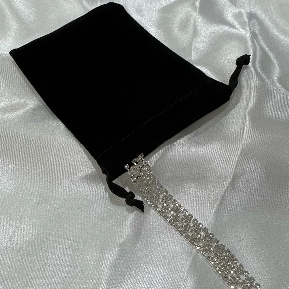 SWAROVSKI CRYSTAL BRACELET made with Swarovski Crystal & Elements - Picture 6 of 8